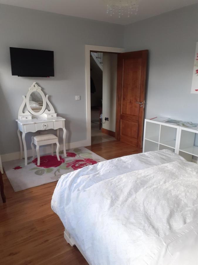Private Room In Superb House Bed 1 Nobber Екстер'єр фото