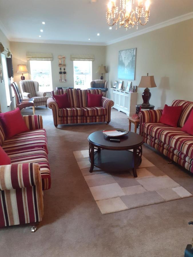 Private Room In Superb House Bed 1 Nobber Екстер'єр фото