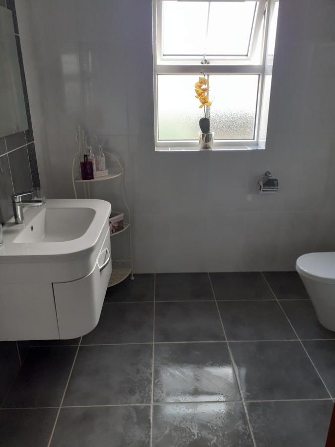 Private Room In Superb House Bed 1 Nobber Екстер'єр фото